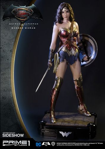 Wonder Woman Polystone Statue 2 354x500 Wonder Woman Polystone Statue by Prime 1 Studio