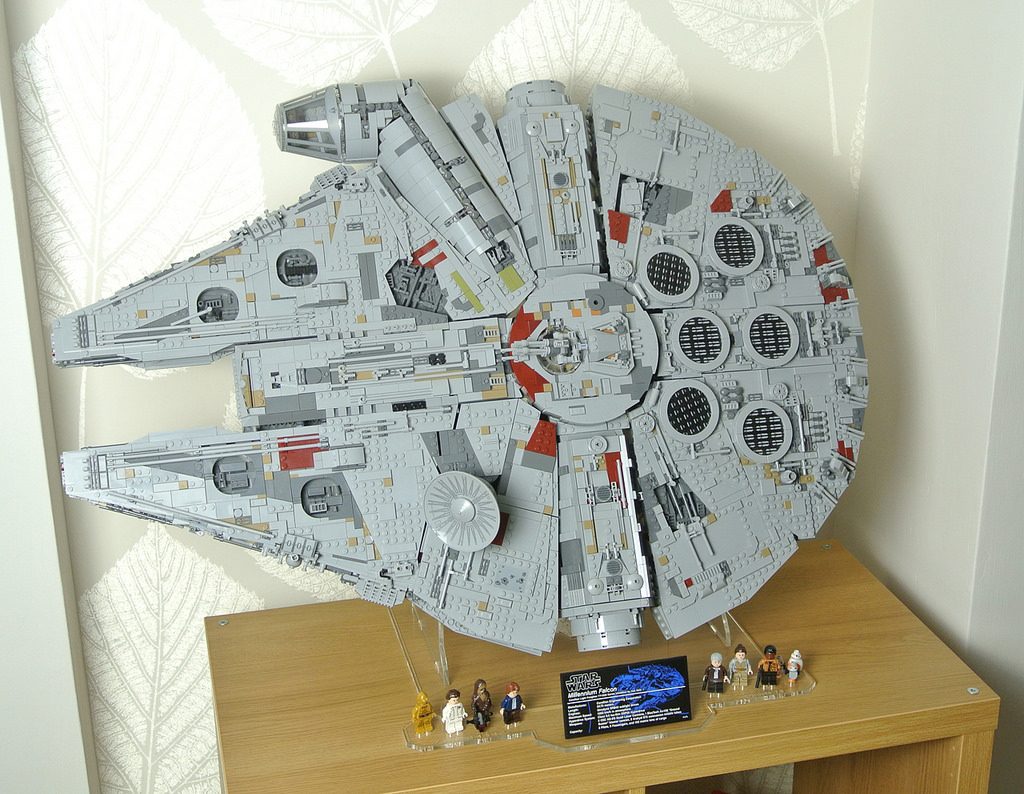 Wicked Brick Review Display Stand for 75192 Millennium Falcon